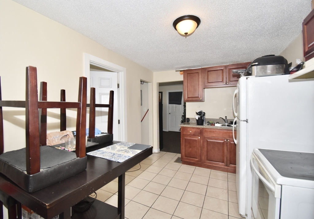 855 Liberty Street Springfield, MA 01104 - Photo 8 of 29 Gallery Image 8