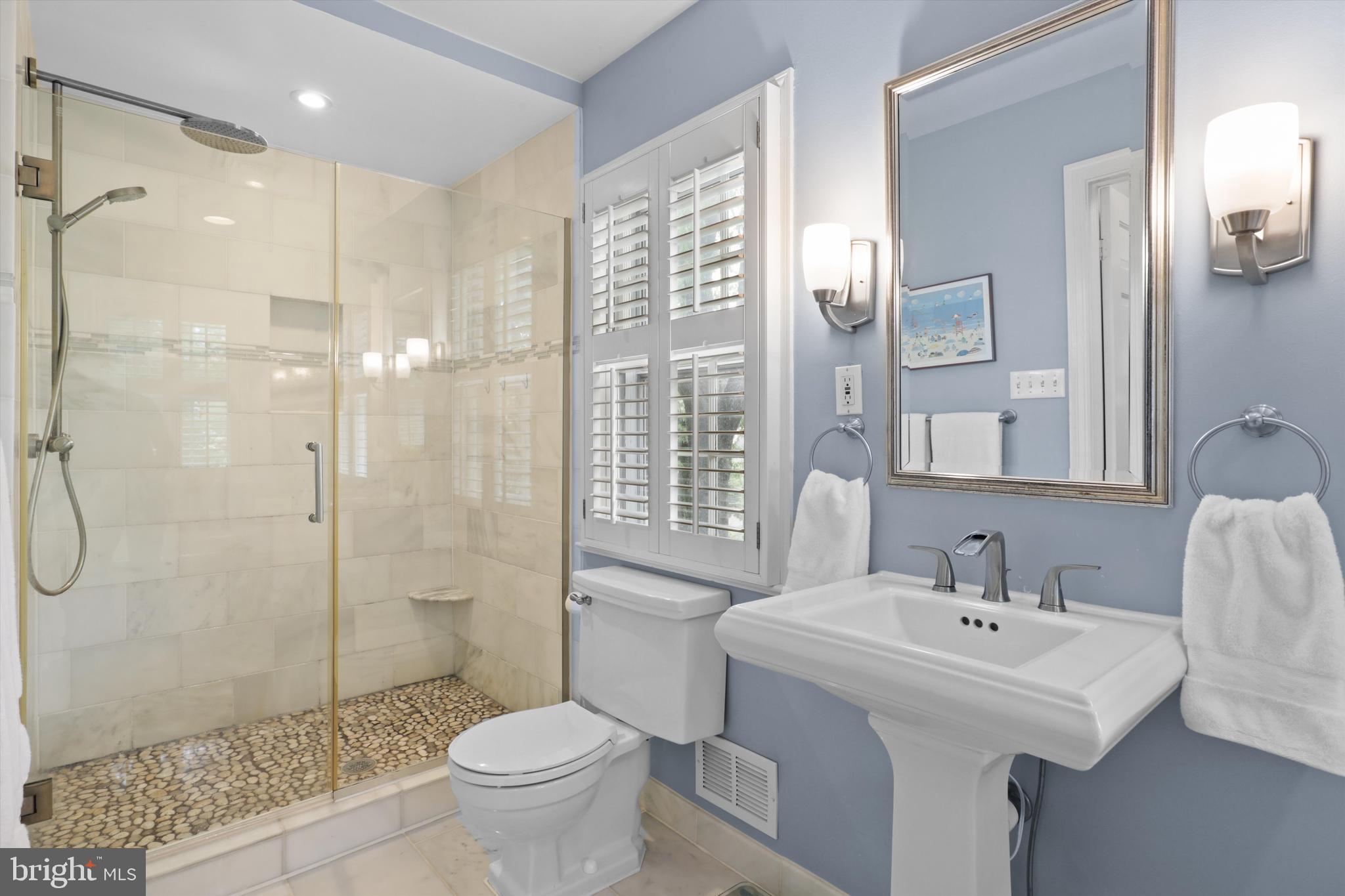 2905 Dartmouth Road Alexandria, VA 22314 - Photo 19 of 28 a bathroom with a sink toilet and shower