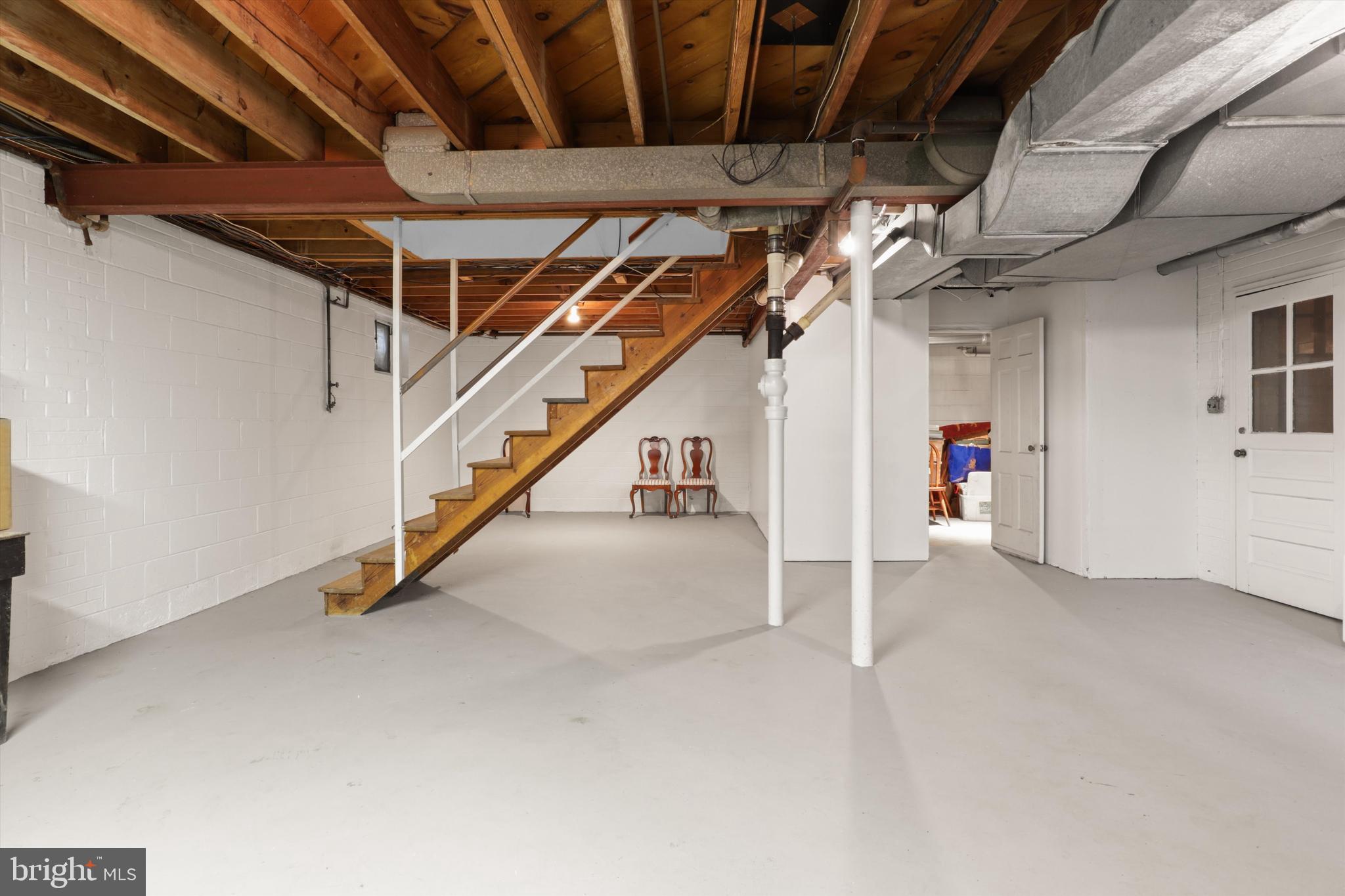 2905 Dartmouth Road Alexandria, VA 22314 - Photo 26 of 28 a view of an empty room with stairs