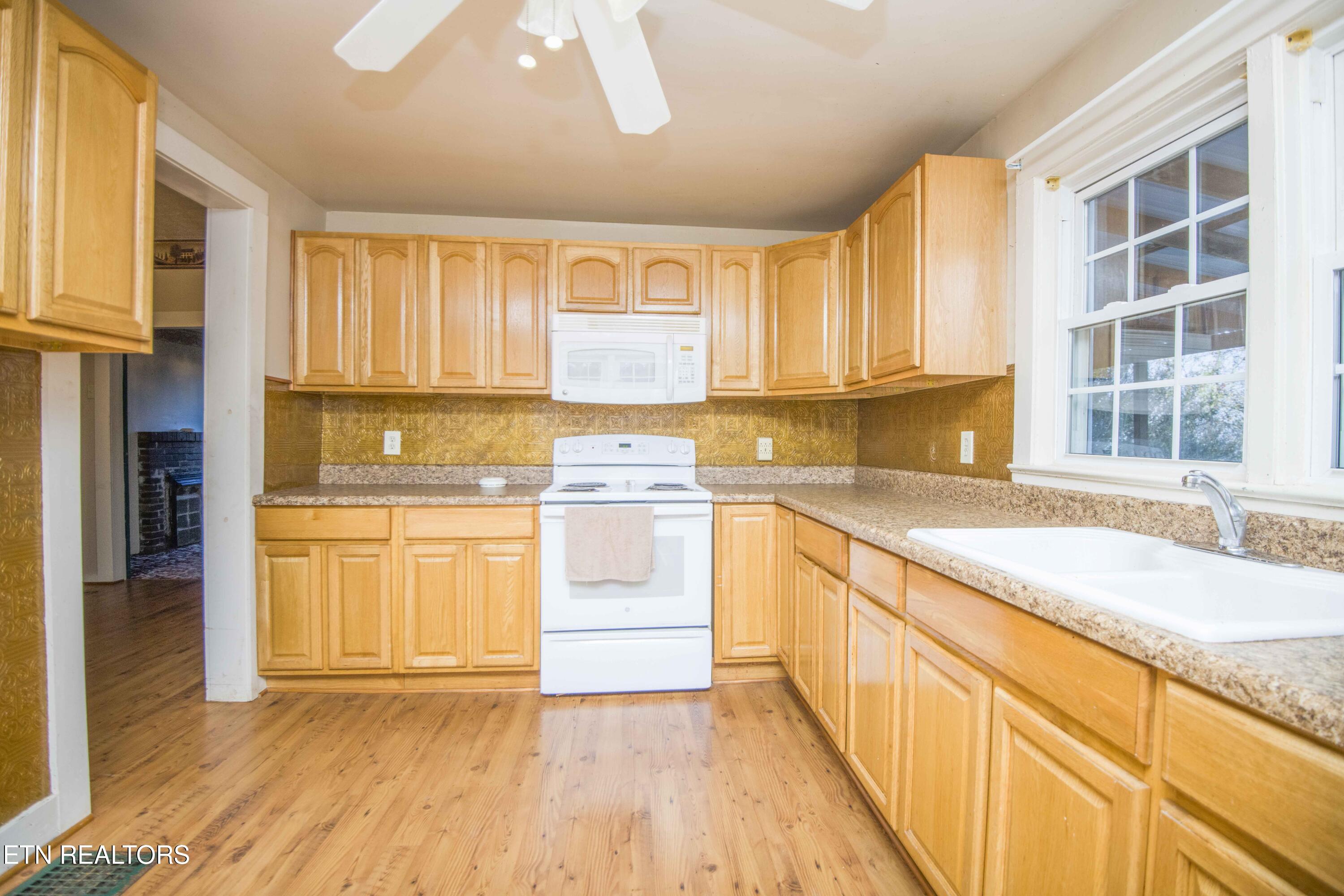 446 Mahoney Road Oliver Springs, TN 37840 - Photo 12 of 46 kitchen 1_1