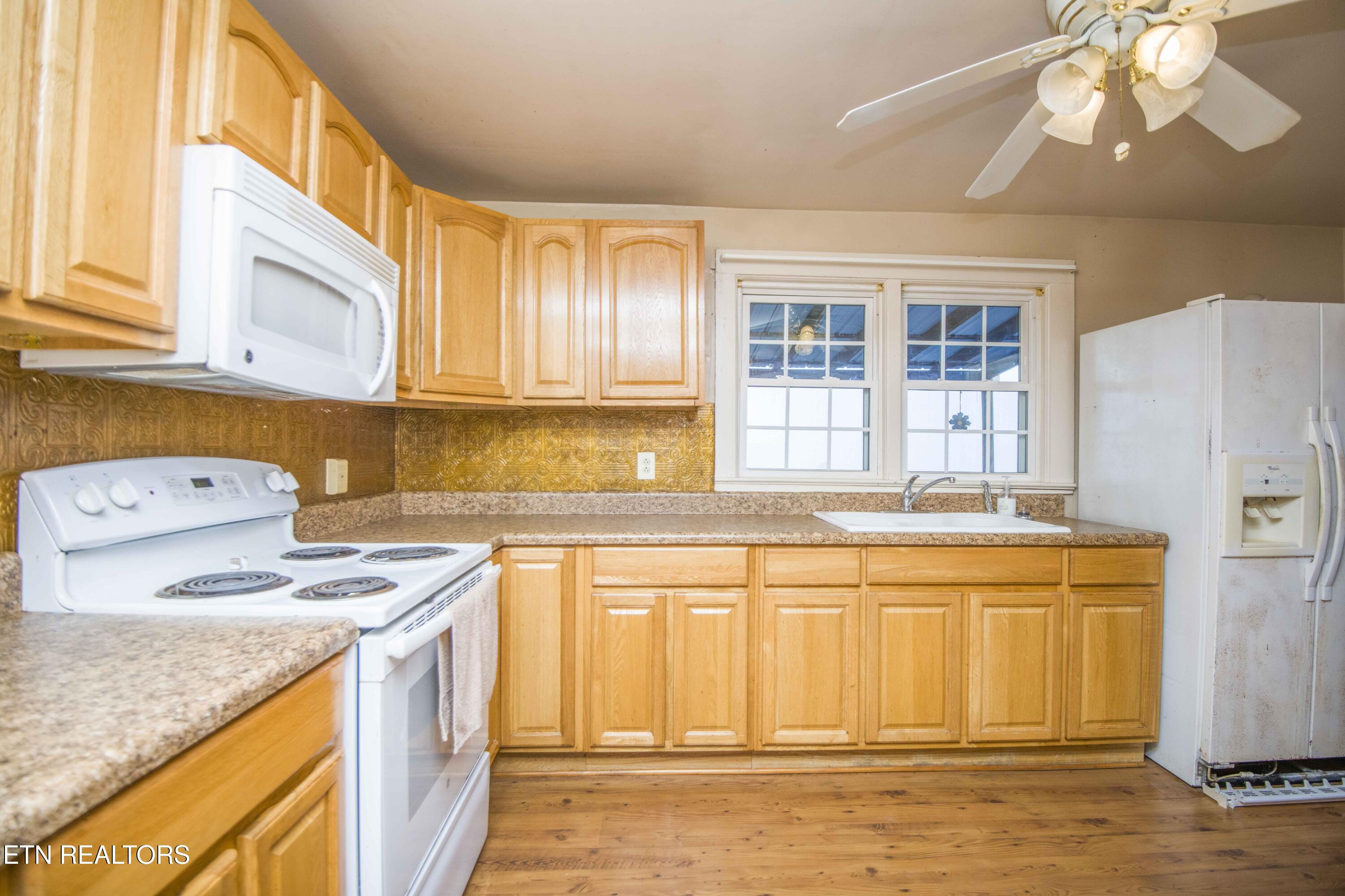 446 Mahoney Road Oliver Springs, TN 37840 - Photo 13 of 46 kitchen 4_1