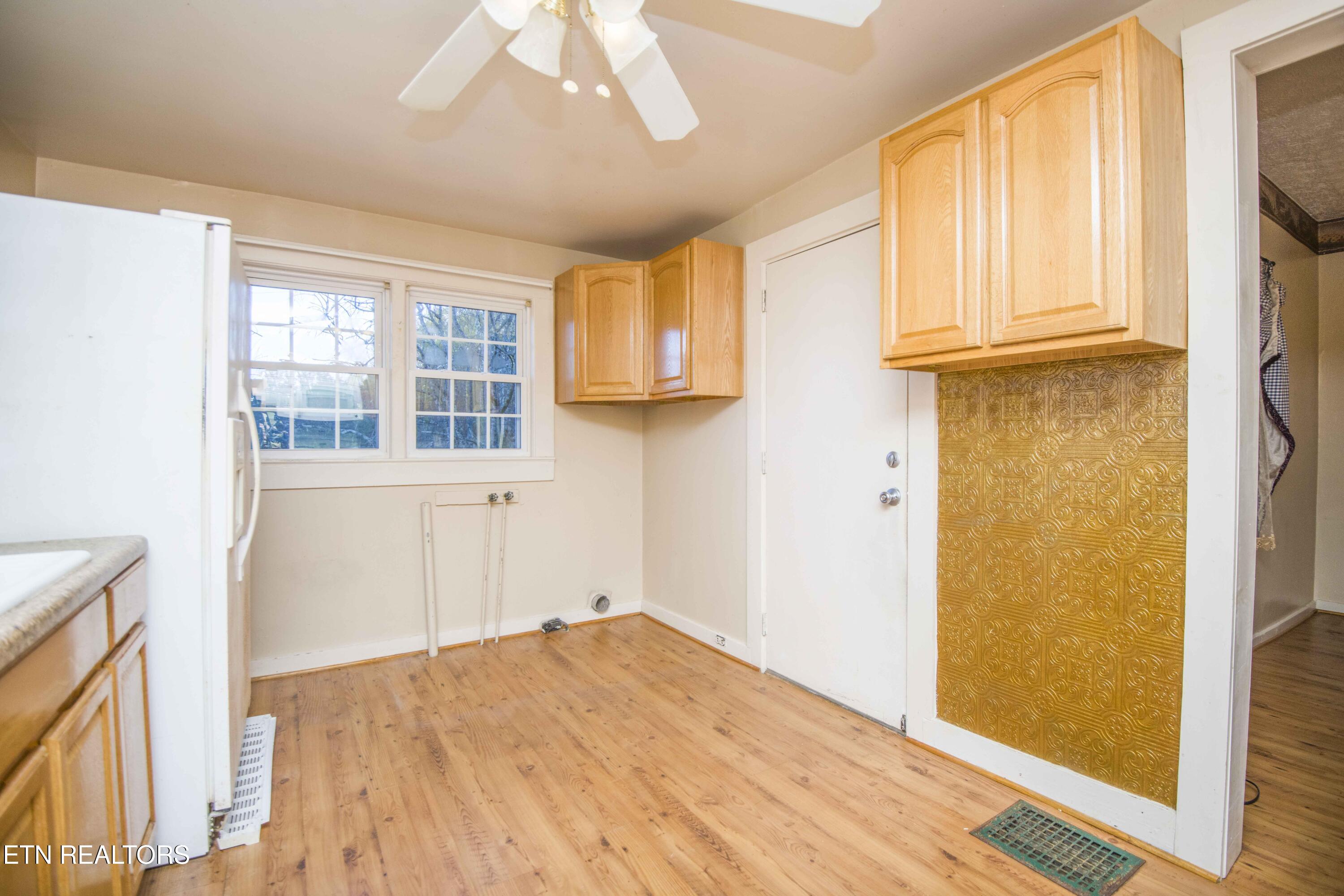 446 Mahoney Road Oliver Springs, TN 37840 - Photo 15 of 46 kitchen 3_1