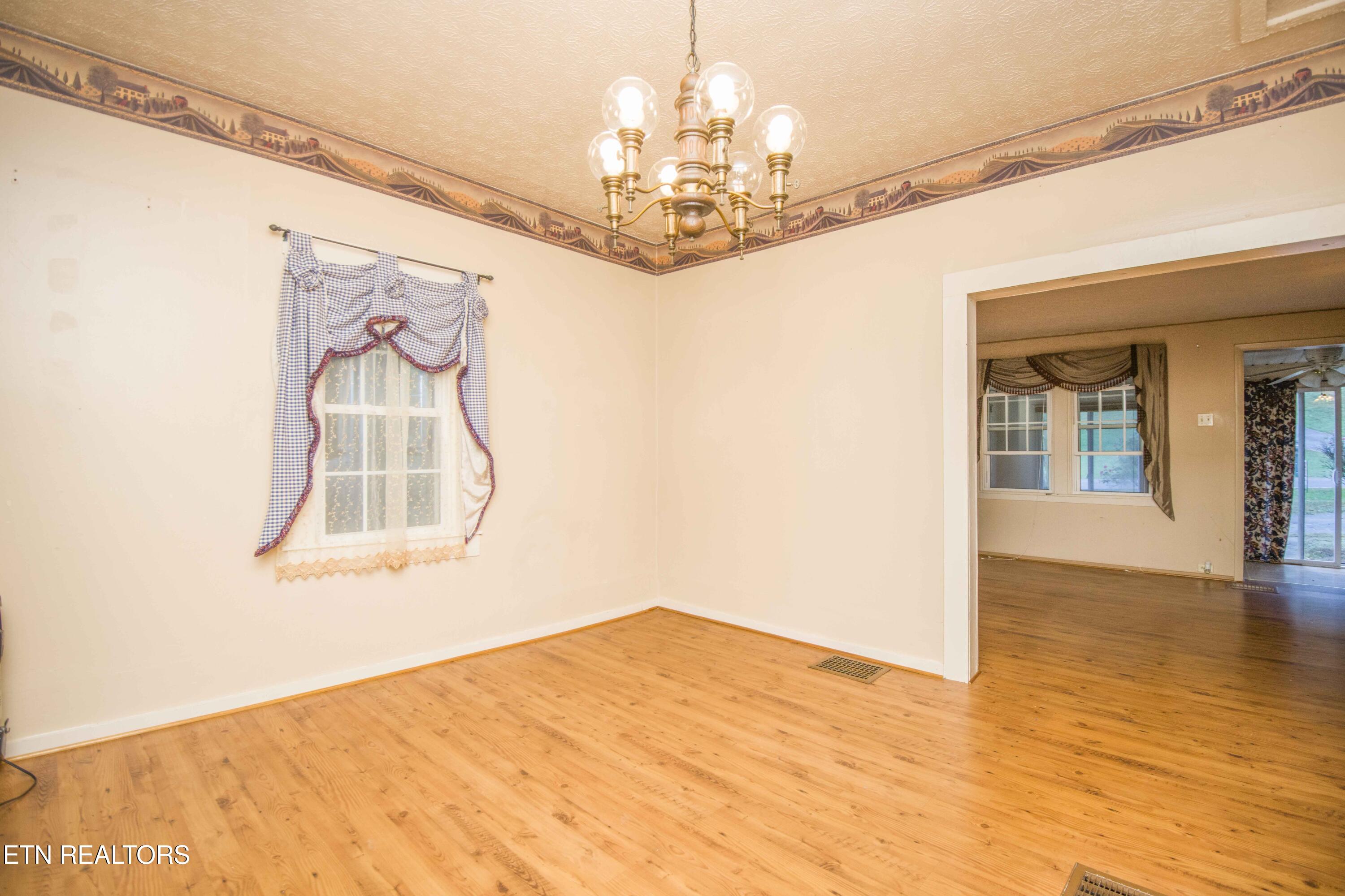 446 Mahoney Road Oliver Springs, TN 37840 - Photo 10 of 46 dining 3_1