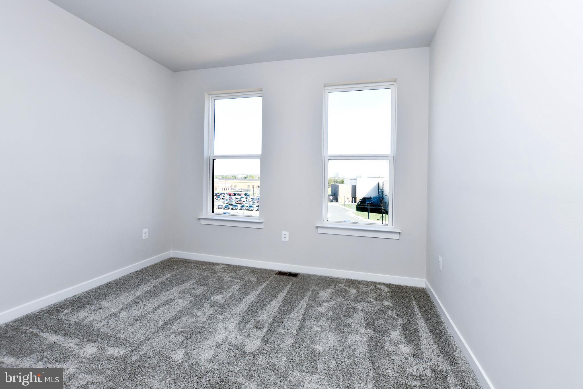 44502 Wolfhound Square Ashburn, VA 20147 - Photo 26 of 100 an empty room with a window