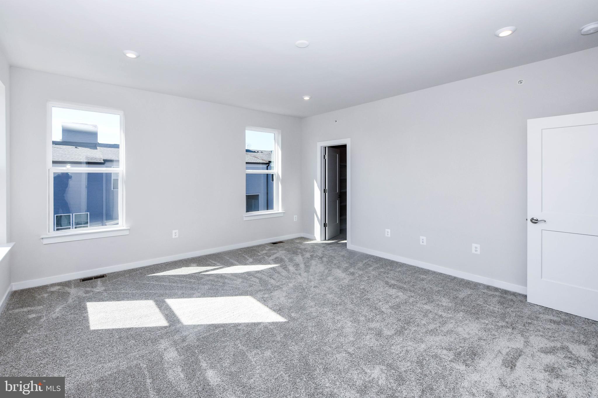44502 Wolfhound Square Ashburn, VA 20147 - Photo 35 of 100 a view of an empty room with a window