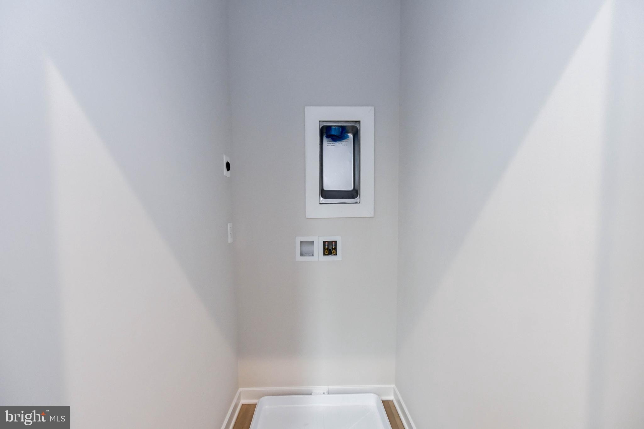 44502 Wolfhound Square Ashburn, VA 20147 - Photo 46 of 100 a view of a small space