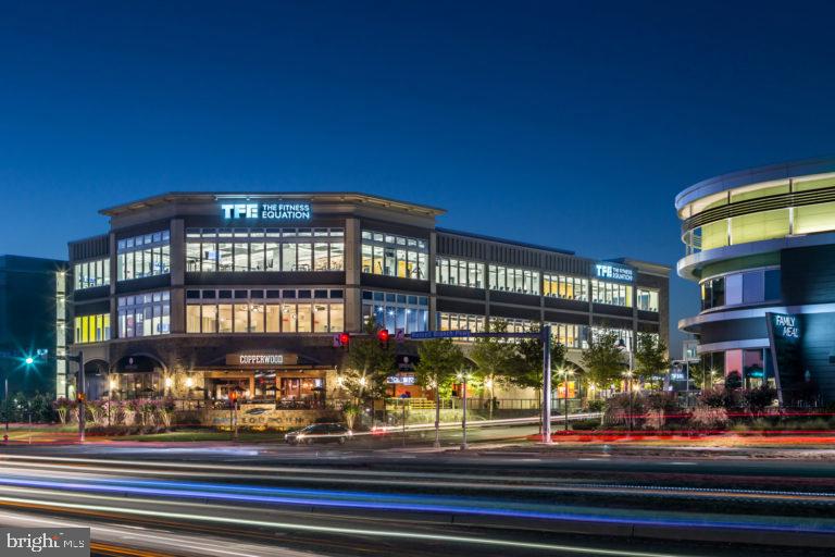 44502 Wolfhound Square Ashburn, VA 20147 - Photo 70 of 100 a front view of a building with street view