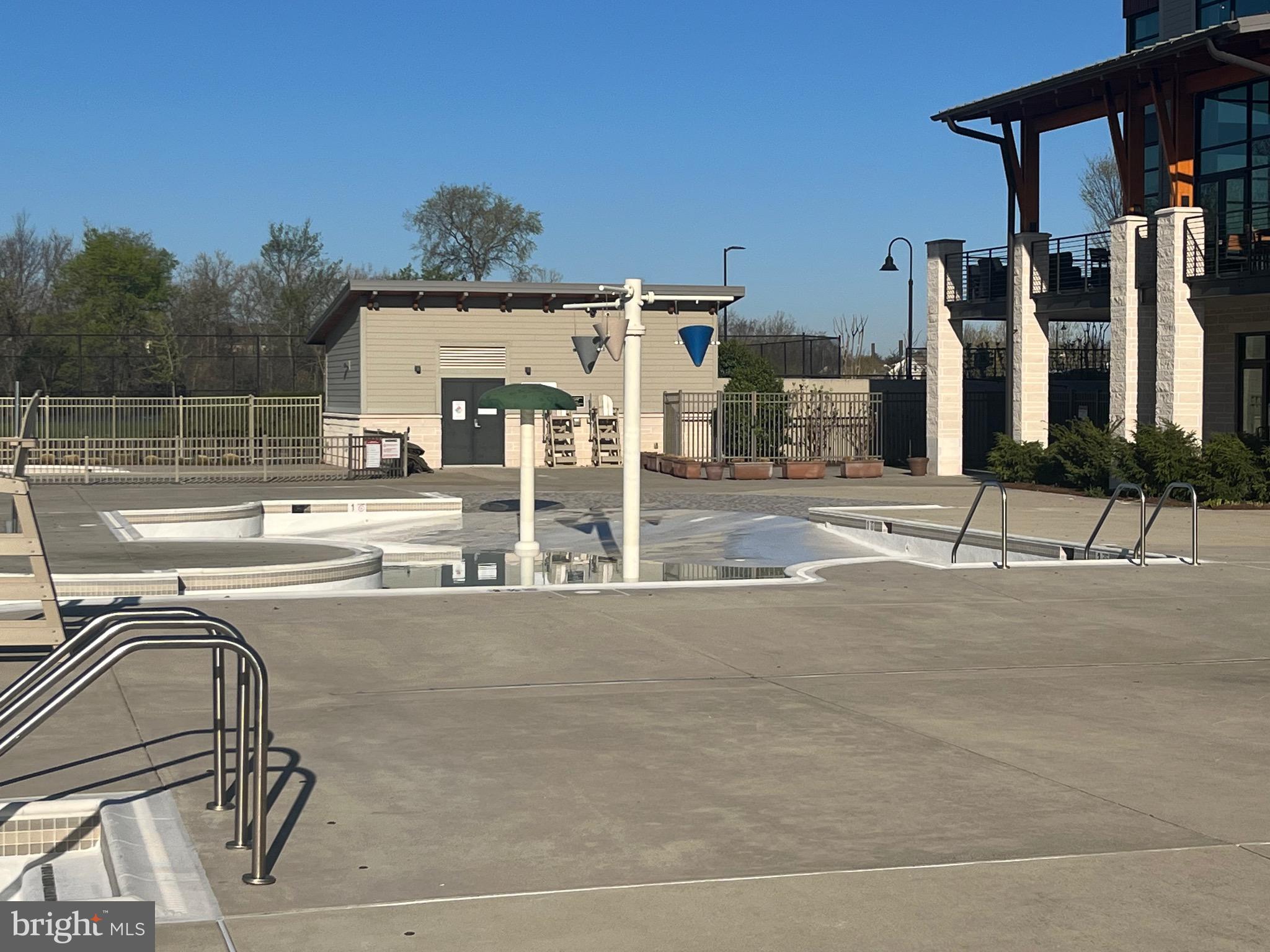44502 Wolfhound Square Ashburn, VA 20147 - Photo 86 of 100 a view of a patio with a table and chairs