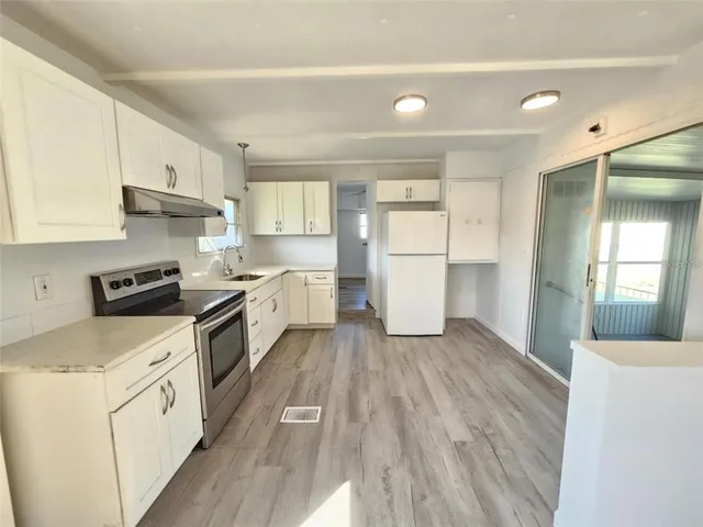 $1,800 | 321 3rd St Drive West, Palmetto, FL 34221