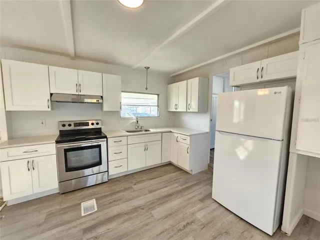 $1,800 | 321 3rd St Drive West, Palmetto, FL 34221