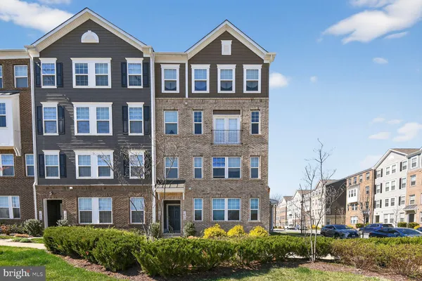 $459,999 | 7652 Buzz Aldrin Lane, Unit 1826, Lanham, MD 20706