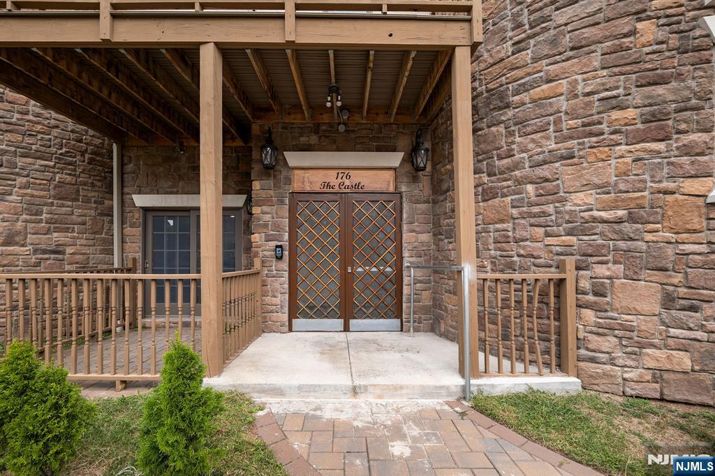 176 Union Avenue, Unit 2 Rutherford, NJ 07070 - Photo 4 of 23