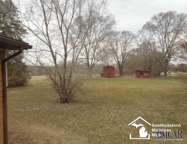 13148 Darling Road Milan, MI 48160 - Photo 7 of 23 21421403-6.JPG