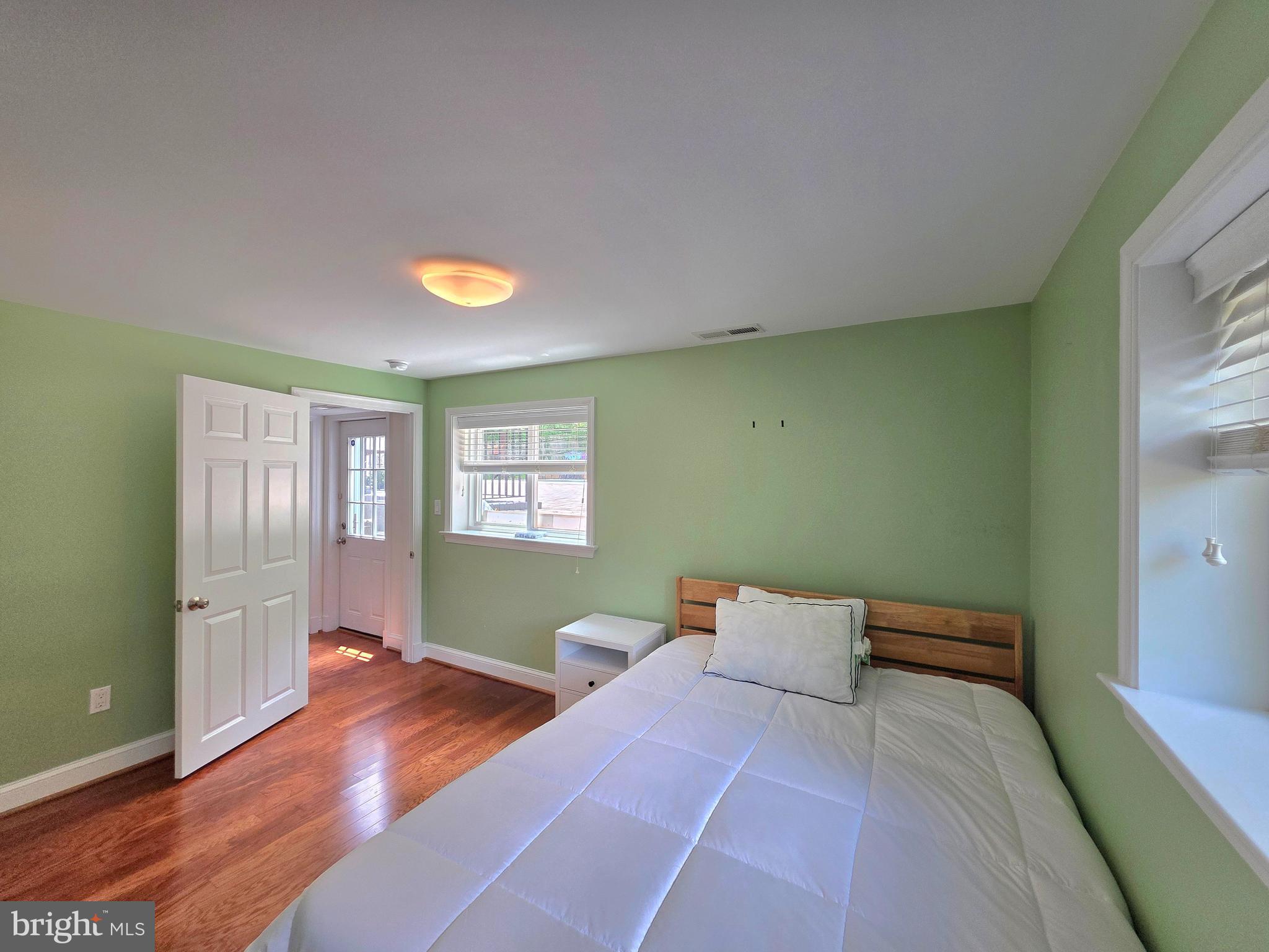 8300 Beech Tree Road Bethesda, MD 20817 - Photo 24 of 34