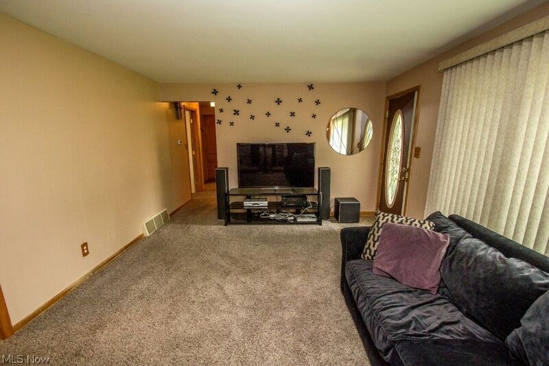 2216 Graham Road Stow, OH 44224 - Photo 6 of 30