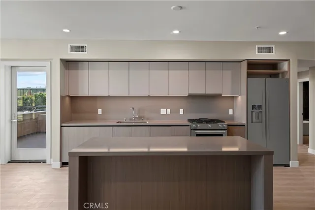 $1,250,000 | 39 South Los Robles Avenue, Unit 3006, Pasadena, CA 91101