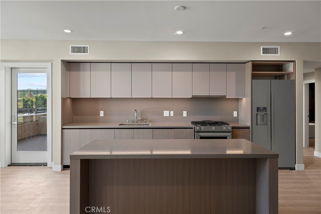 39 South Los Robles Avenue, Unit 3006 Pasadena, CA 91101 - Photo 13 of 24