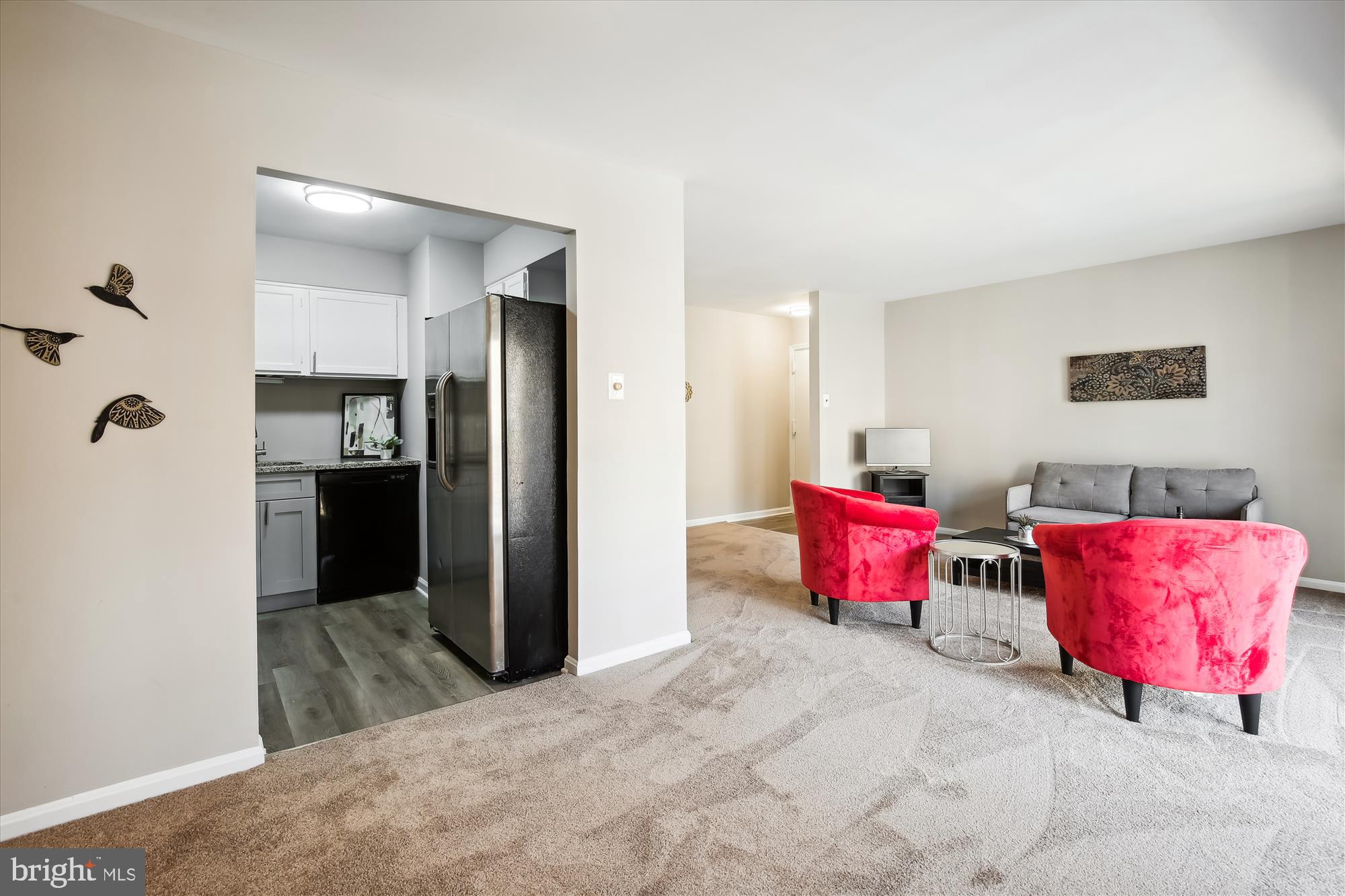 6143 Edsall Road, Unit H Alexandria, VA 22304 - Photo 4 of 18 a bedroom with furniture and a bathroom