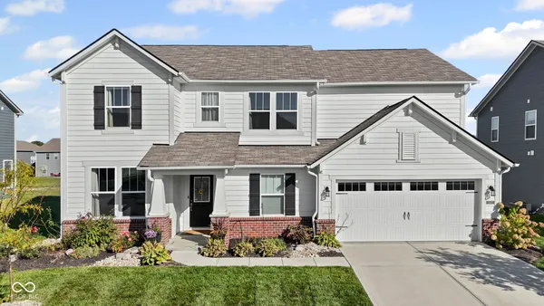 $414,900 | 2433 South Copperstone Drive, New Palestine, IN 46163