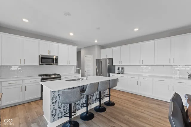 $419,900 | 2433 South Copperstone Drive, New Palestine, IN 46163