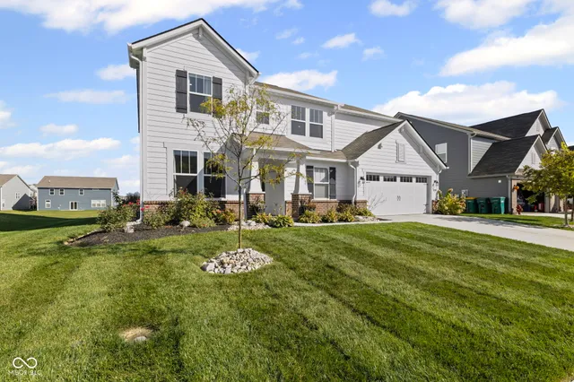 $419,900 | 2433 South Copperstone Drive, New Palestine, IN 46163