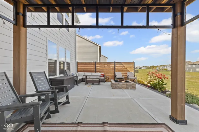 $419,900 | 2433 South Copperstone Drive, New Palestine, IN 46163