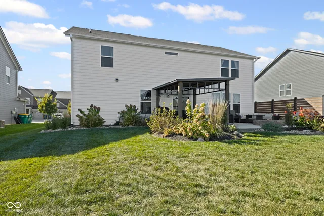 $419,900 | 2433 South Copperstone Drive, New Palestine, IN 46163