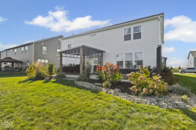 $419,900 | 2433 South Copperstone Drive, New Palestine, IN 46163