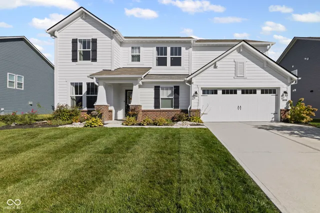 $419,900 | 2433 South Copperstone Drive, New Palestine, IN 46163
