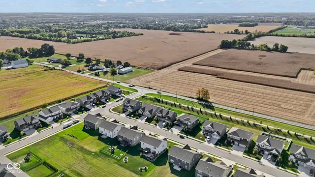 $419,900 | 2433 South Copperstone Drive, New Palestine, IN 46163