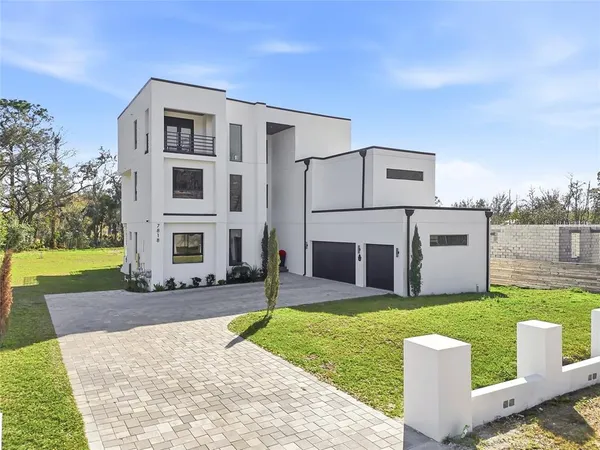 a view of a entryway