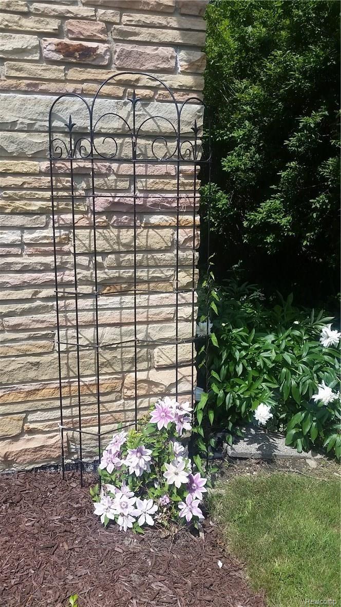 1297 East Maple Road Birmingham, MI 48009 - Photo 32 of 32 FLOWER GARDENS
