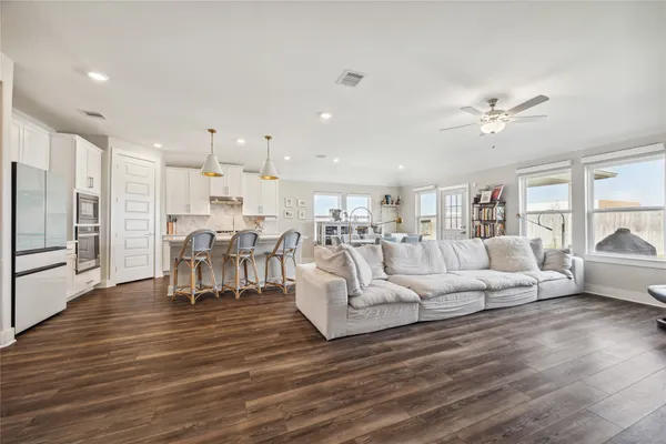 $2,900 | 2707 Oakheath Crest, Pearland, TX 77089