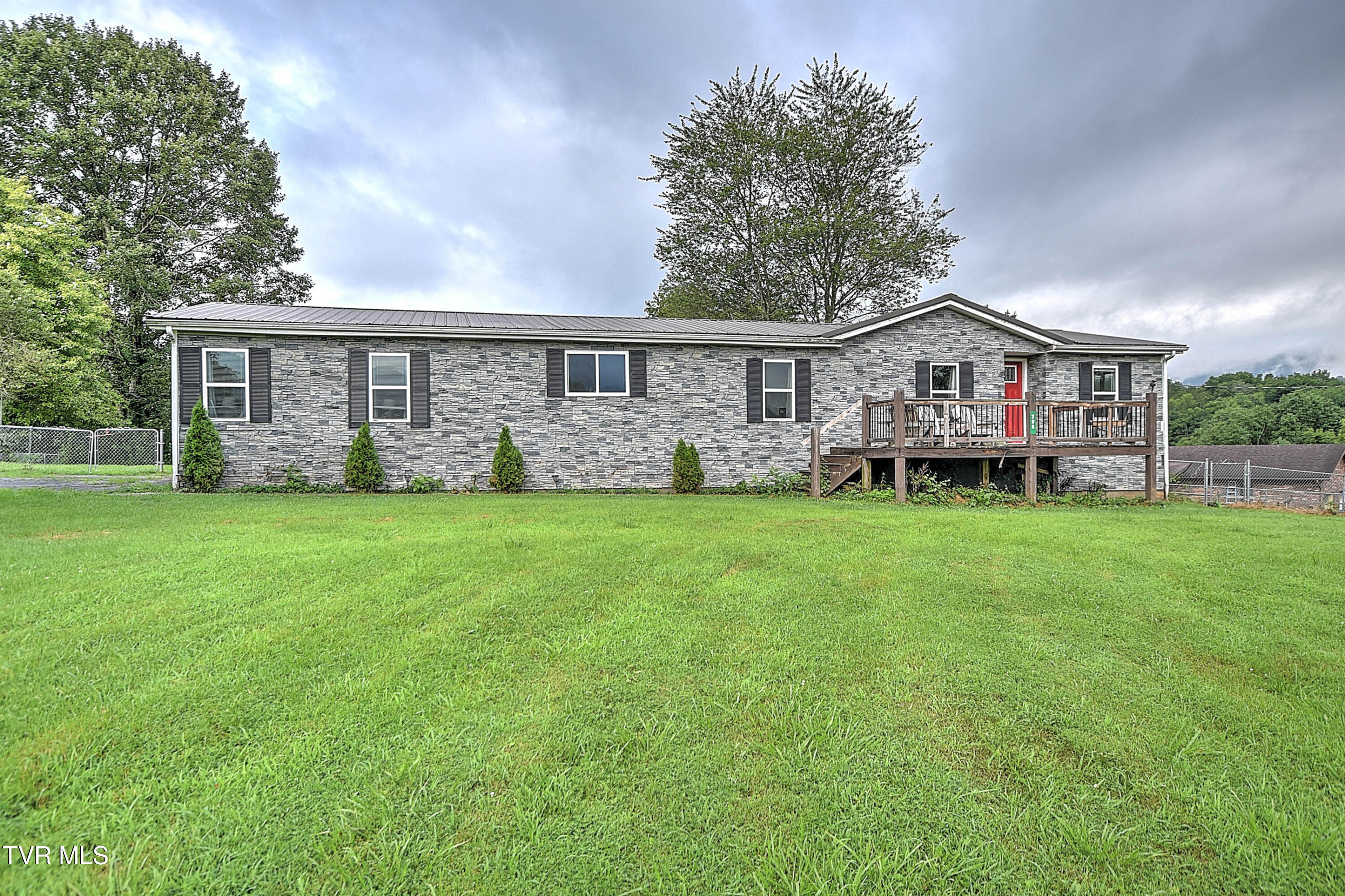 298 Rabbit Run Lane Big Stone Gap, VA 24219 - Photo 3 of 52 298 Rabbit Run Ln DP-6