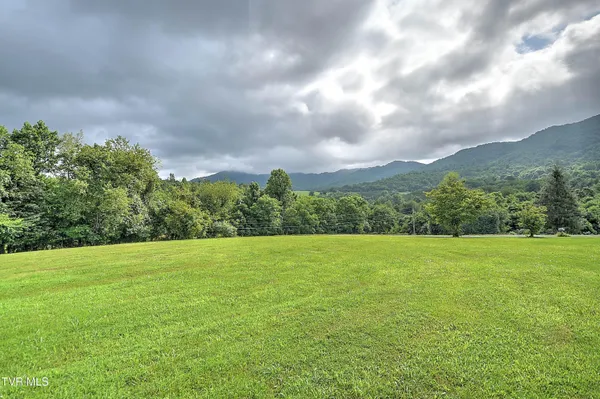 $324,900 | 298 Rabbit Run Lane, Big Stone Gap, VA 24219