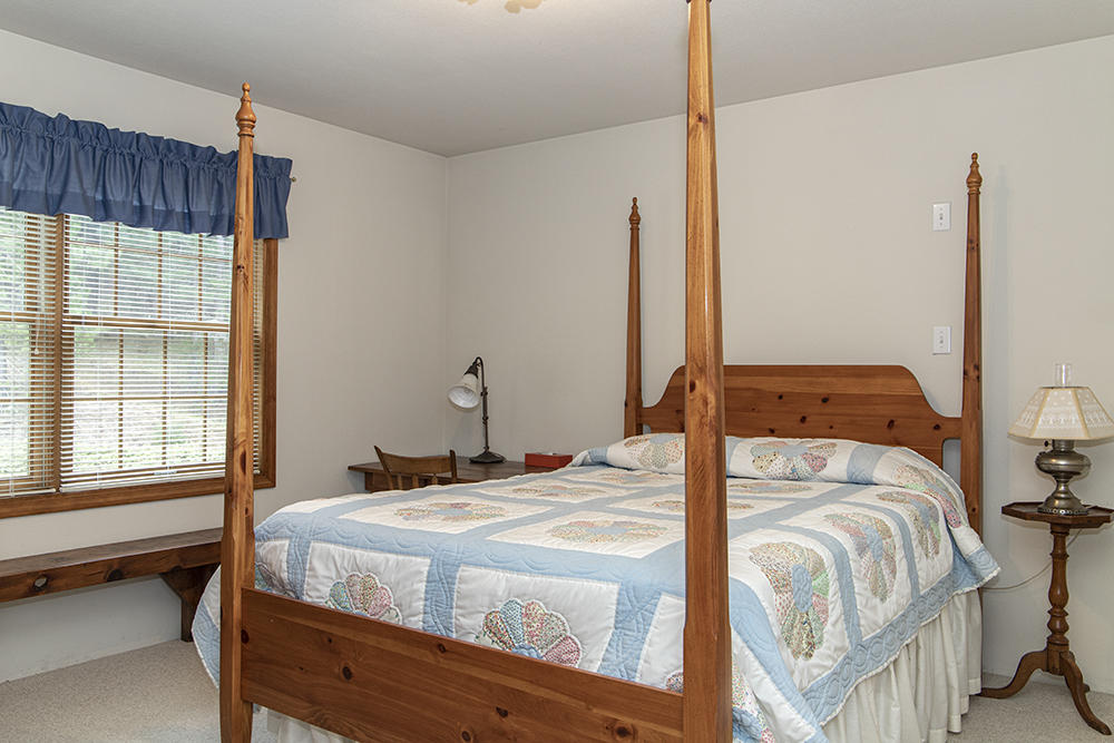 5201 Hugo Road Grants Pass, OR 97526 - Photo 25 of 40 348C0C30-B3AA-4344-93C9-23AA8C3D41A1