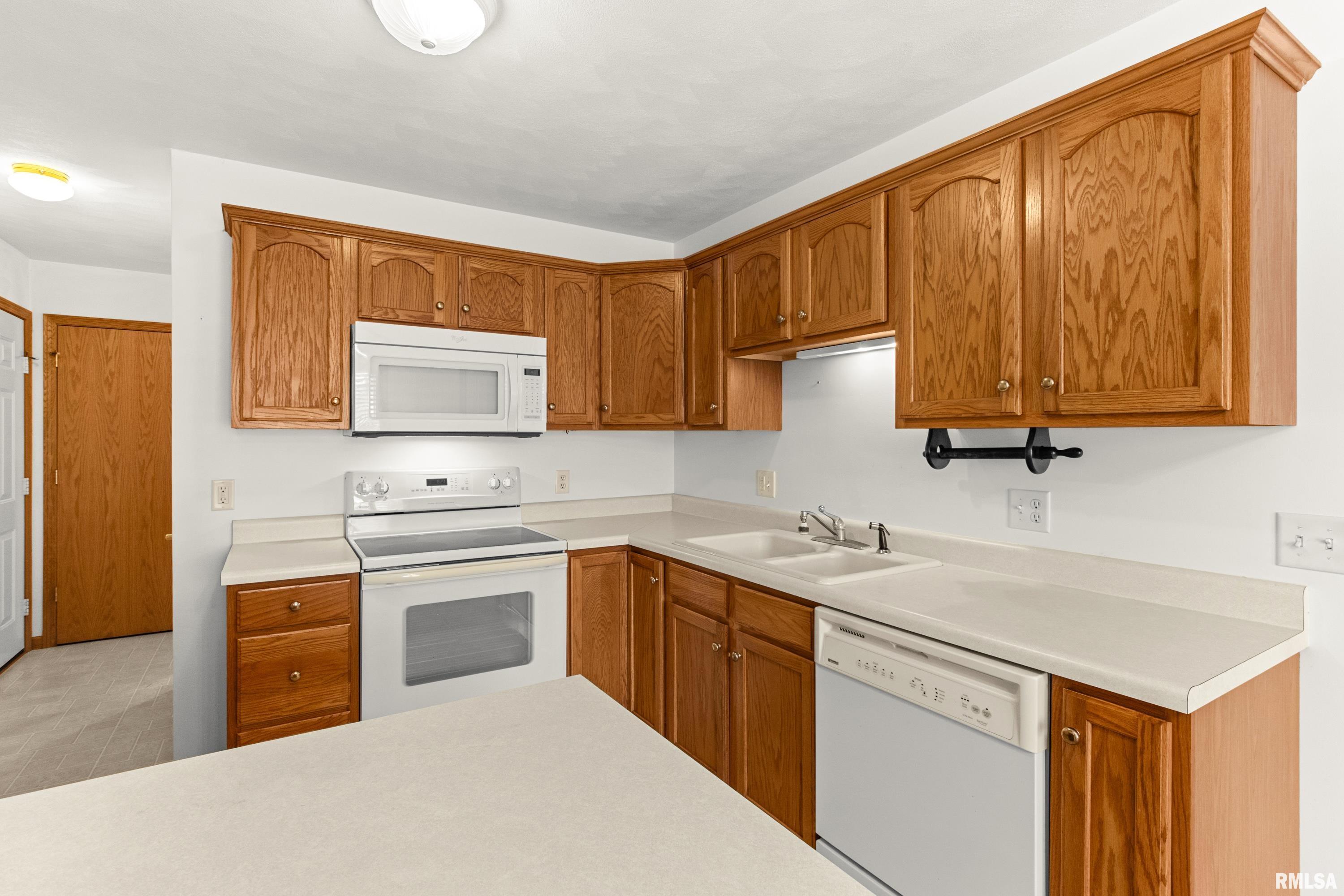 207 Easy Street Washington, IL 61571 - Photo 15 of 31 Gallery Image 15