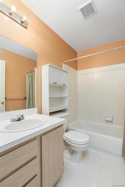 22210 Cape Cod Way Farmington Hills, MI 48336 - Photo 16 of 26