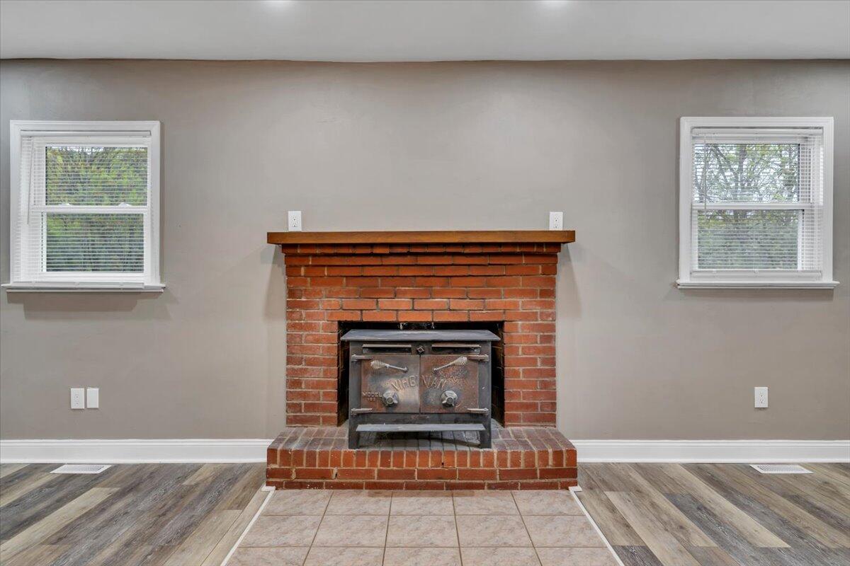 2415 Overlook Road Northeast Roanoke, VA 24012 - Photo 12 of 31 12-MIB05114