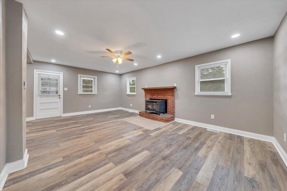 2415 Overlook Road Northeast Roanoke, VA 24012 - Photo 13 of 31 13-MIB05117