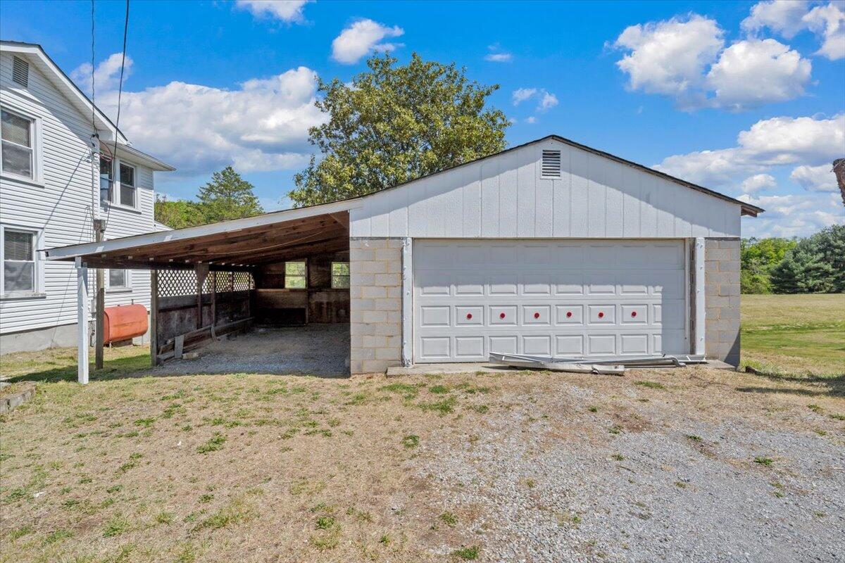 2415 Overlook Road Northeast Roanoke, VA 24012 - Photo 29 of 31 33-MIB05360