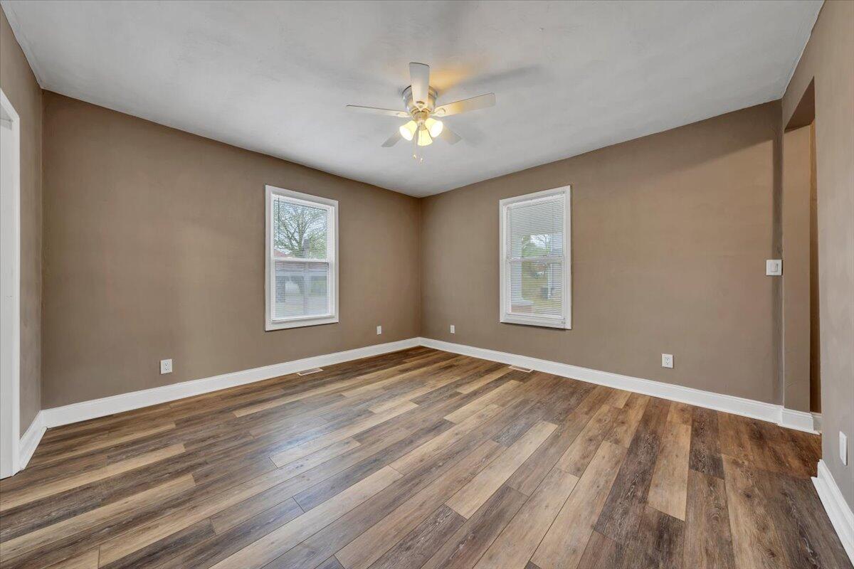 2415 Overlook Road Northeast Roanoke, VA 24012 - Photo 5 of 31 05-MIB05093
