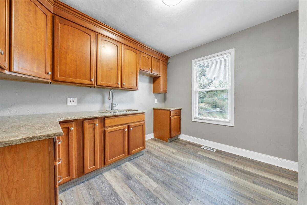 2415 Overlook Road Northeast Roanoke, VA 24012 - Photo 7 of 31 07-MIB05099