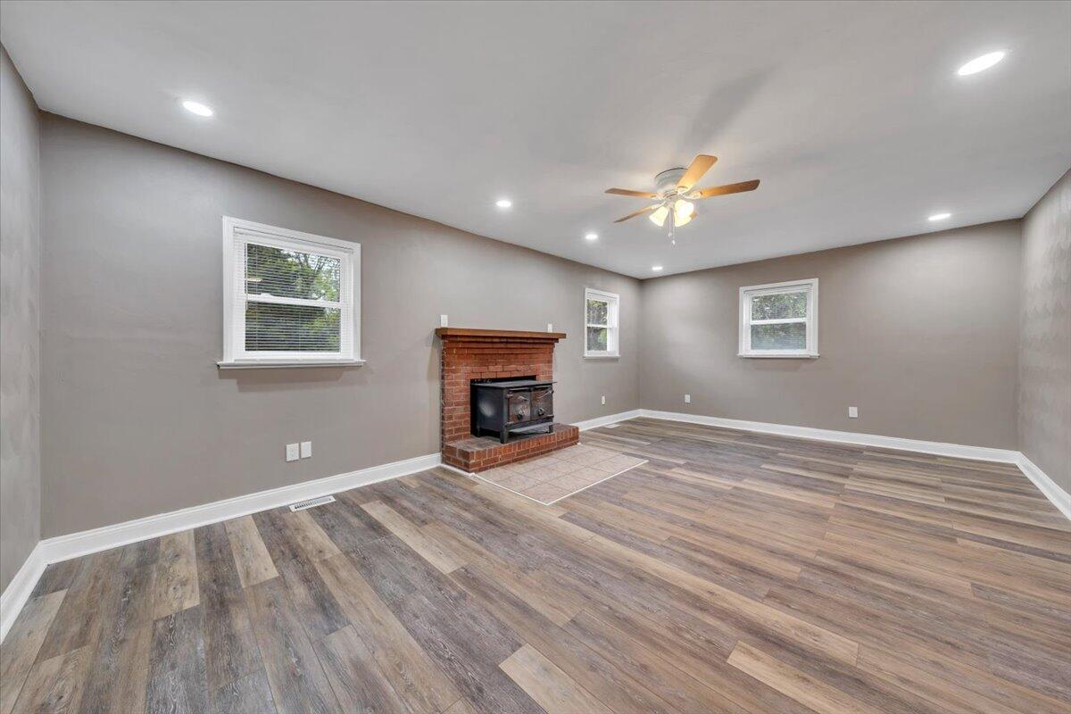 2415 Overlook Road Northeast Roanoke, VA 24012 - Photo 10 of 31 10-MIB05111