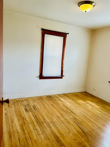 $120,000 | 521 East 161st Place, South Holland, IL 60473