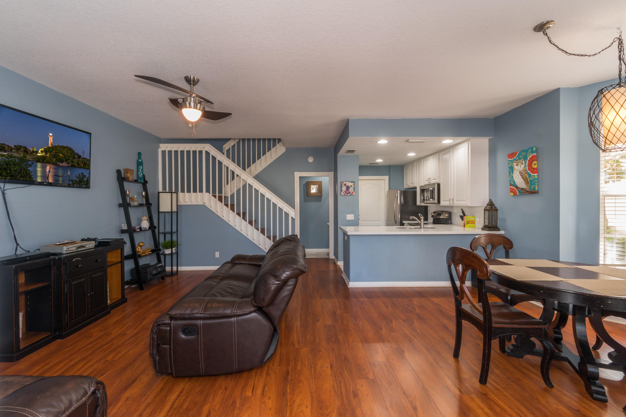 262 Iris Drive Jupiter, FL 33458 - Photo 4 of 28 LIV DINE KIT