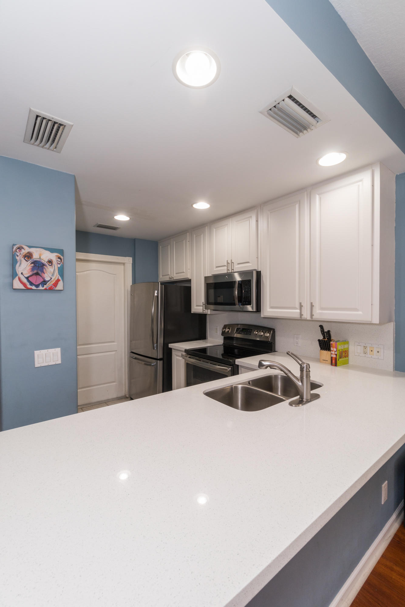 262 Iris Drive Jupiter, FL 33458 - Photo 9 of 28 KITCHEN ANGLE