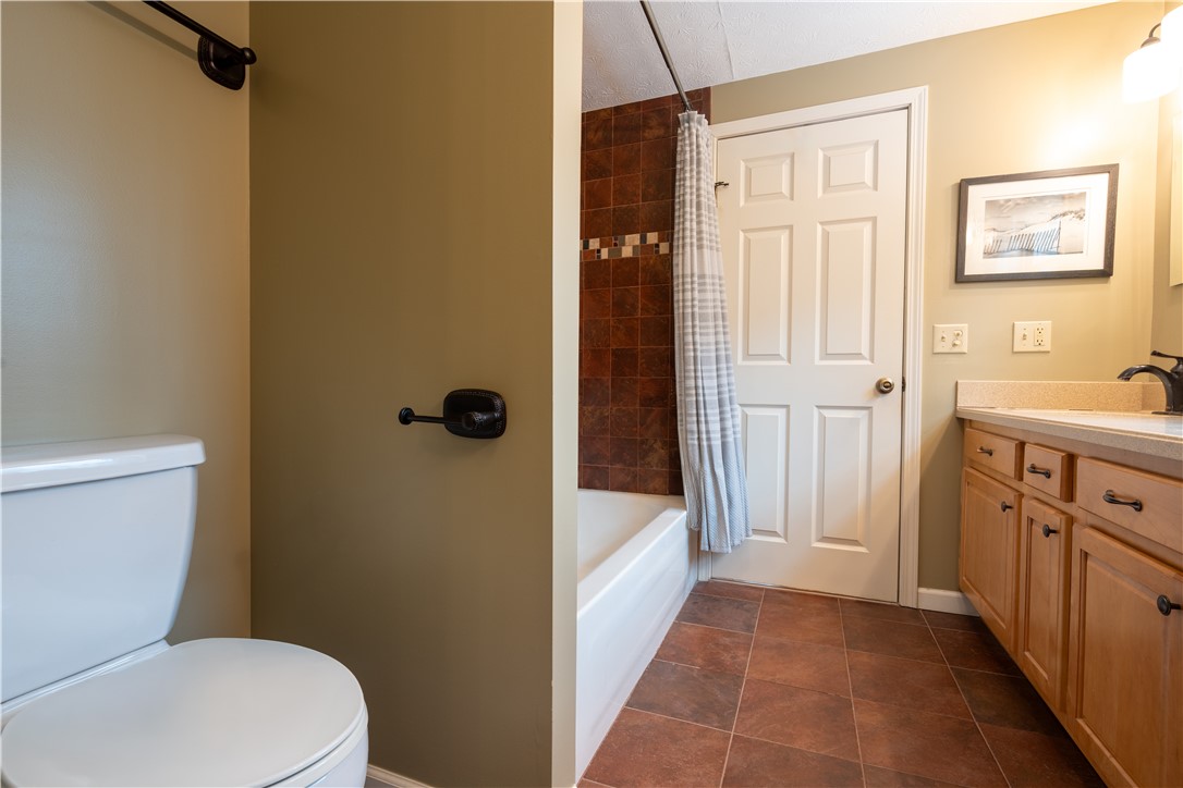 595 Lake Road Webster, NY 14580 - Photo 31 of 49