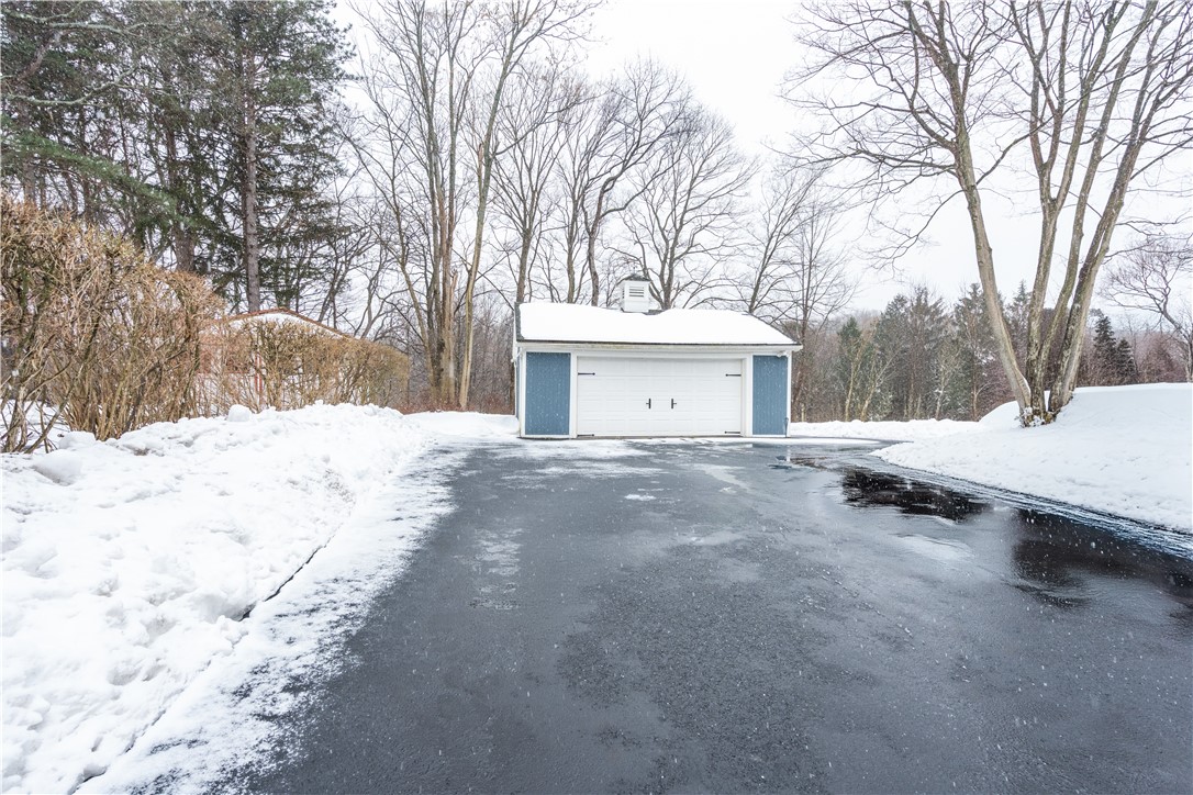 595 Lake Road Webster, NY 14580 - Photo 7 of 49