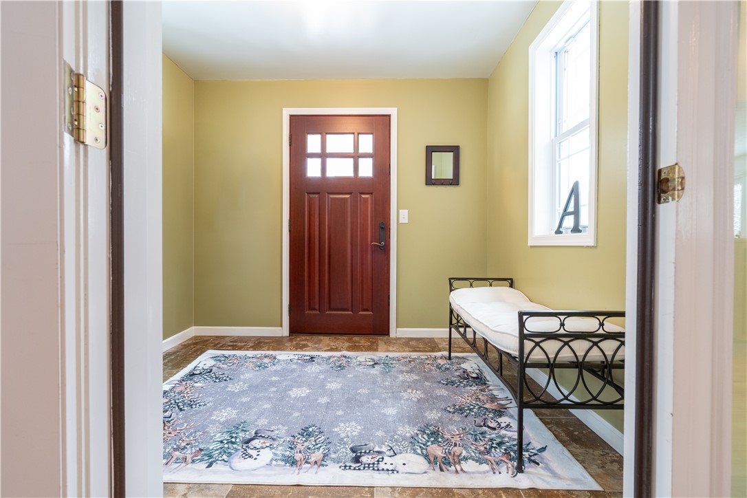 595 Lake Road Webster, NY 14580 - Photo 9 of 49 Anteroom for coats, shoes, sporting equipment, pet